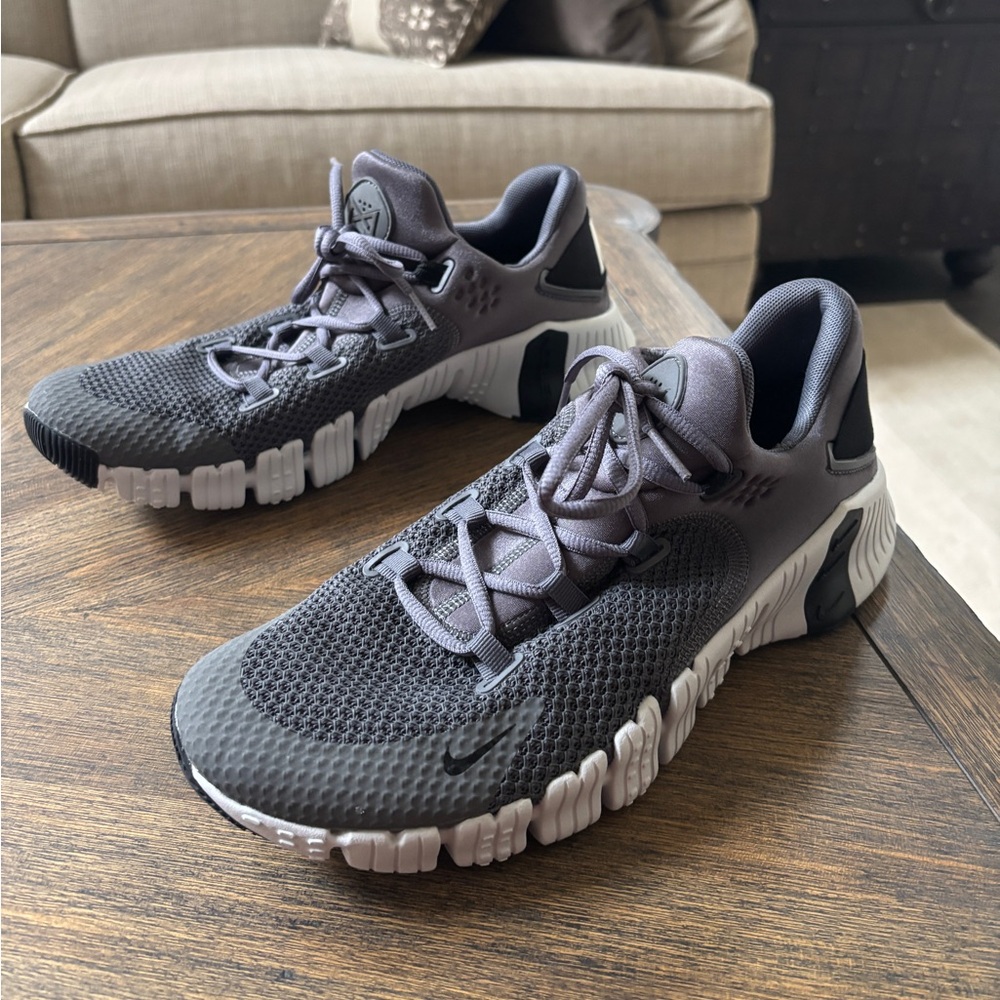 Nike Metcon Shoes Men’s 10.5/Women's 12